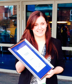 Gina Parkes with her award at the BSAVA Congress